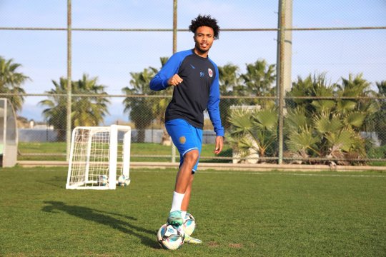 OFICIAL | Universitatea Craiova a transferat un jucător în ultimele momente de mercato. A venit atacantul promis de Rotaru