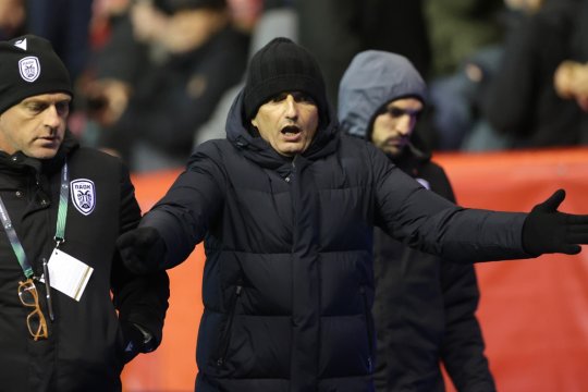 PAOK Salonic și Răzvan Lucescu au suferit prima înfrângere pe teren propriu. ”Rezultat nedrept”