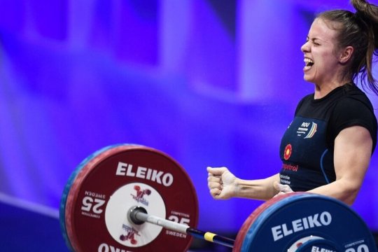 Elena Toma a cucerit două medalii de aur la Campionatele Europene de haltere de la Sofia
