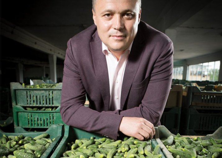Florin Purcea este printre cei mai mari producători de castraveți din România. El ar vrea să intre în acționariatul Universității Craiova