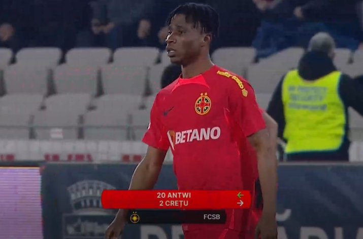 Nana Antwi, ”aruncat” în teren la pauză