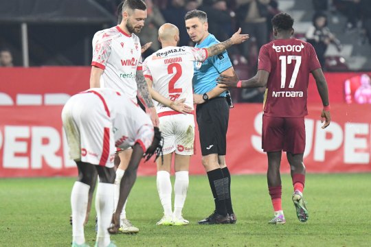 Dinamo iese la atac după umilința de la Cluj: "Toate deciziile arbitrului au fost aplecate către CFR"