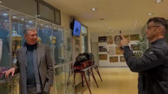 Nicolescu și Voicu s-au hotărât să cumpere CFR. iAMsport.ro face un exercițiu de imaginație și vă prezintă alte 5 situații care i-ar fi făcut pe șefii lui Dinamo să se pozeze cu trofeele formației din Gruia