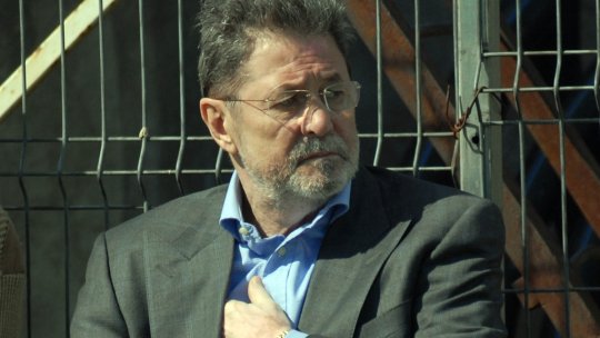 Cornel Dinu i-a făcut praf pe conducătorii lui Dinamo, după ce s-au pozat cu trofeele CFR-ului: ”Așa este când dai briciul la maimuțe. Ce pretenții să ai?”