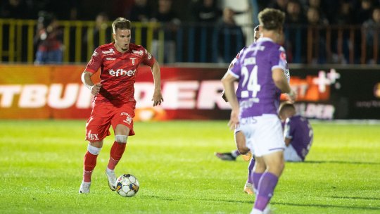 Cum ar putea arăta echipele la Rapid - UTA. Jucătorul U21, marea dilemă pentru Bergodi