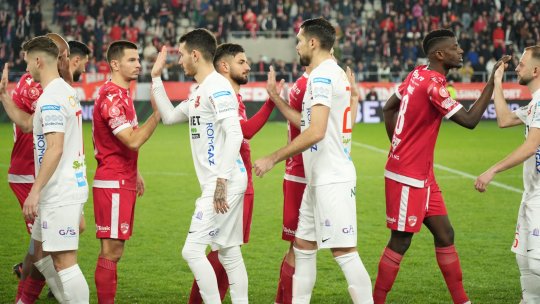 Legendele lui Dinamo și-au făcut apariția pe arena Arcul de Triumf. Cine a urmărit din tribune meciul roș-albilor cu Hermannstadt