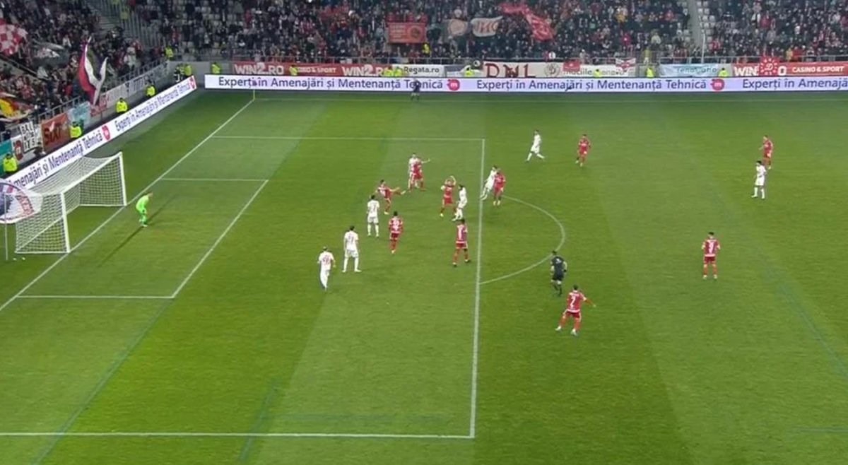 Momentul în care Balaure este semnalizat în offside, deși mingea ajunge este degajată de Velkovski în Gabriel Moura și apoi sare la Balaure