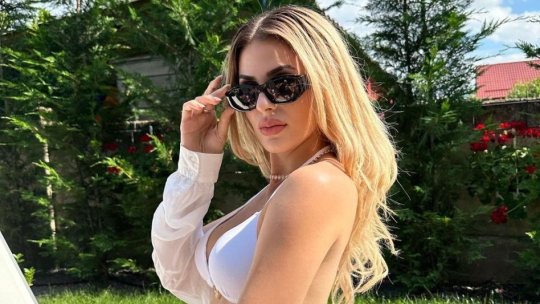 Alexandru Pop, jucătorul etapei, se iubește cu o blondă de la drept. Tânăra întoarce numeroase priviri