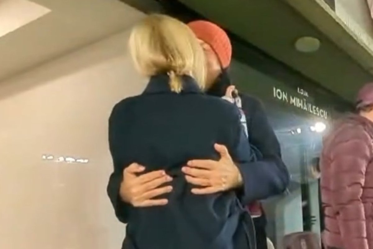 Dan și Diana Șucu și-au arătat dragostea unul față de celălalt în timpul meciului Rapid - UTA 4-1