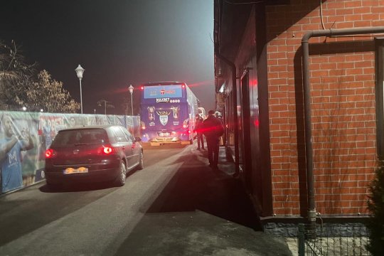 Momente de confuzie înainte de FC Voluntari - FCSB. Băieții lui Charalambous au blocat accesul ilfovenilor în stadion