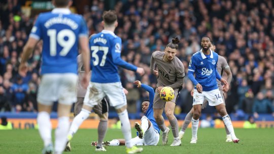 Tottenham a pierdut dramatic două puncte cu Everton, după intrarea lui Radu Drăgușin în teren. Cum s-a descurcat și ce notă a primit românul