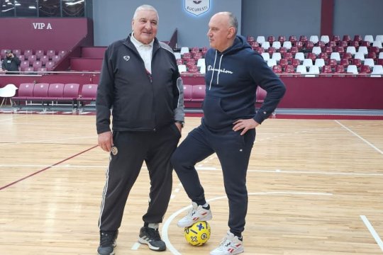 Verdictul lui Rică Răducanu pentru lupta la titlu: ”Asta ar fi bine pentru Rapid”+ ”Mi-e teamă să nu se întâmple asta cu Oțelul”