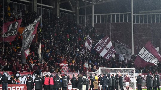 Continuă ”războiul” dintre galeriile lui Rapid și Dinamo! Ce au putut să scandeze fanii giuleșteni, înaintea duelului cu Oțelul: ”Ce rușine să fii câine, să...”