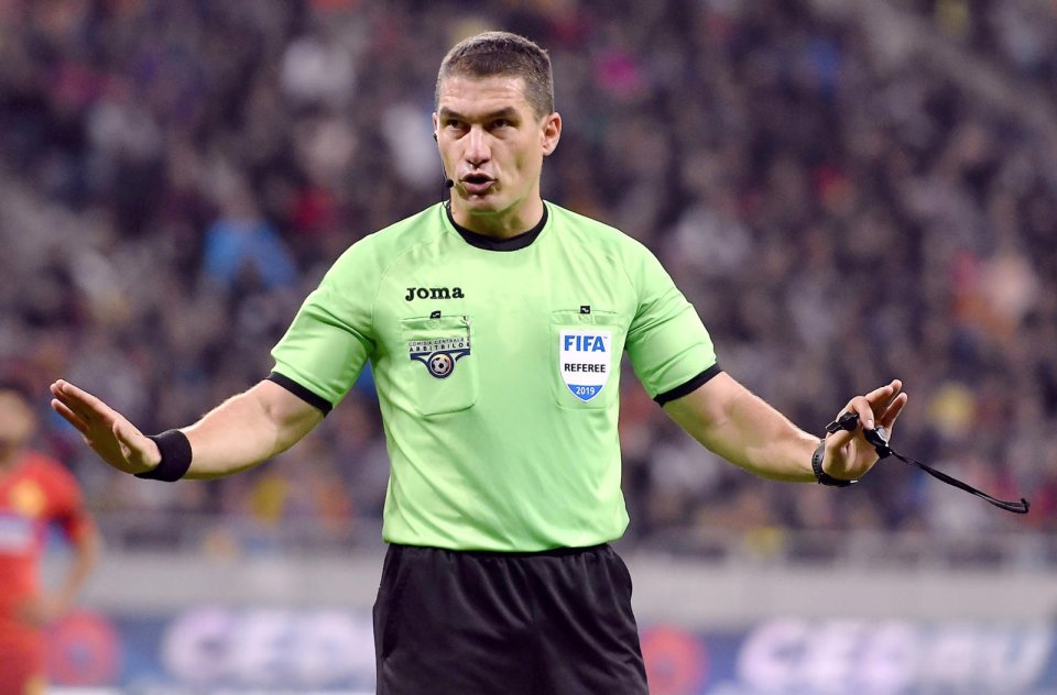 Kovacs este din 2010 arbitru internațional FIFA