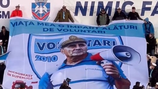 Gică Stan, omul care a lansat sloganul "viața mea o împart alături de Voluntari", omagiat cu o scenografie specială. Imaginile momentului din Liga 1