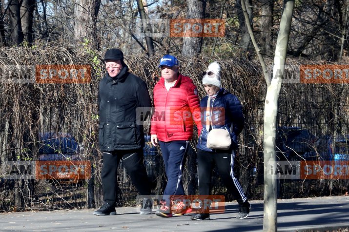 Dumitru Dragomir a ieșit la o plimbare alături de doi dintre prietenii săi