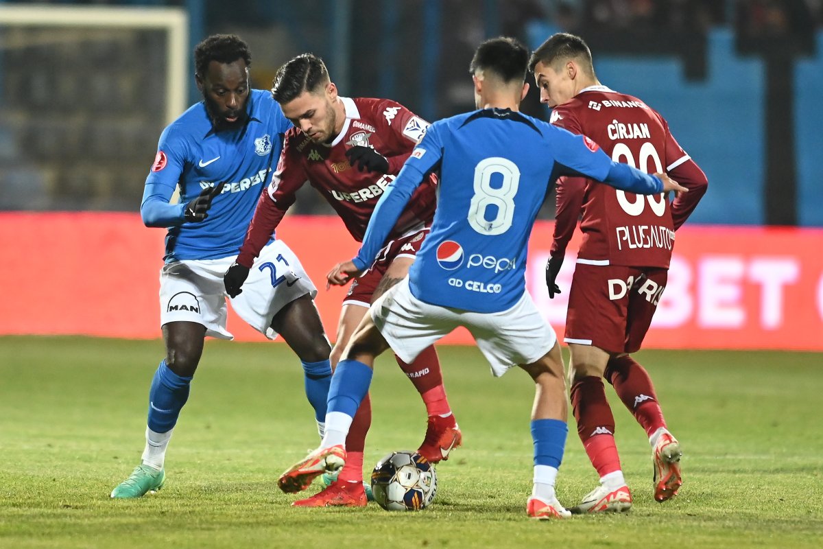 Alex Ioniță are prezențe la națională pentru România U19, România U21 și România.