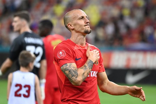 MM Stoica a dezvăluit când va reveni Vlad Chiricheș pe gazon: ” E foarte bine, se antrenează cu echipa”