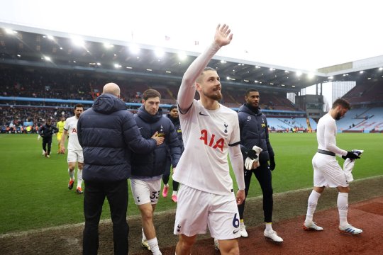 Radu Drăgușin, lăudat de antrenorul lui Tottenham după succesul răsunător cu Aston Villa: ”Excelent!”