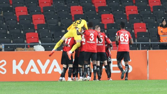 Există viață la Gaziantep și după Șumudică! Fosta echipă a românului a învins-o pe Besiktas în primul meci după plecarea sa. Doi ”tricolori” au înscris golurile