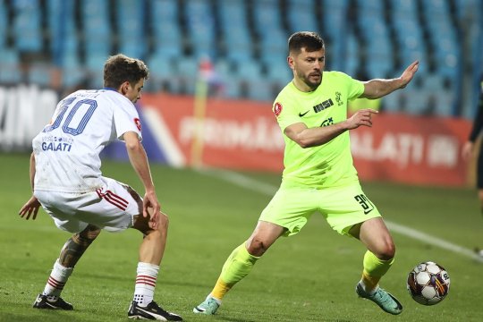 Secundul lui Leo Grozavu acuză arbitrajul după Oțelul - Poli Iași 1-1: ”Pentru ei lași, pentru mine nu. Lasă și pentru mine!”