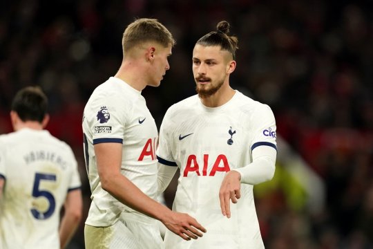 Șansa lui Radu Drăgușin? Antrenorul lui Tottenham, anunț important pentru internaționalul român