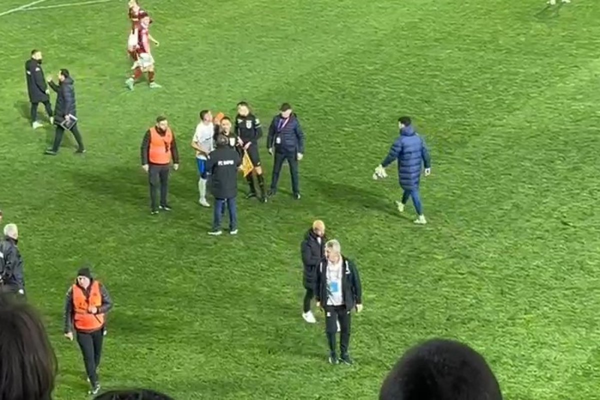 Momentul în care Lucian Ionescu vede cartonașul roșu din partea arbitrului George Găman