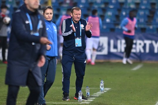 Dorinel Munteanu răsuflă ușurat după Oțelul - Poli Iași 1-0: "Trebuia să fie 3-0 la pauză". Mesajul pentru Edi Iordănescu + Ce spune de materialele pirotehnice pe stadioane