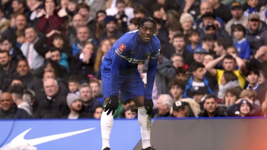 Tonto-gol în stil Bănel Nicoliță! Un jucător al lui Chelsea s-a făcut de râs și a oferit imaginea săptămânii în fotbalul mondial