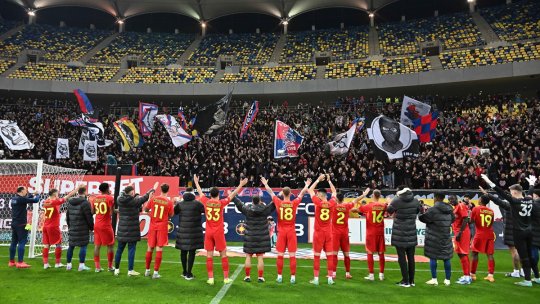 Cum a reacționat Luis Phelipe imediat după fluierul final de la FCSB - Sepsi. Cine este singurul ”roș-albastru” care s-a dus să facă poze și să dea autografe fanilor