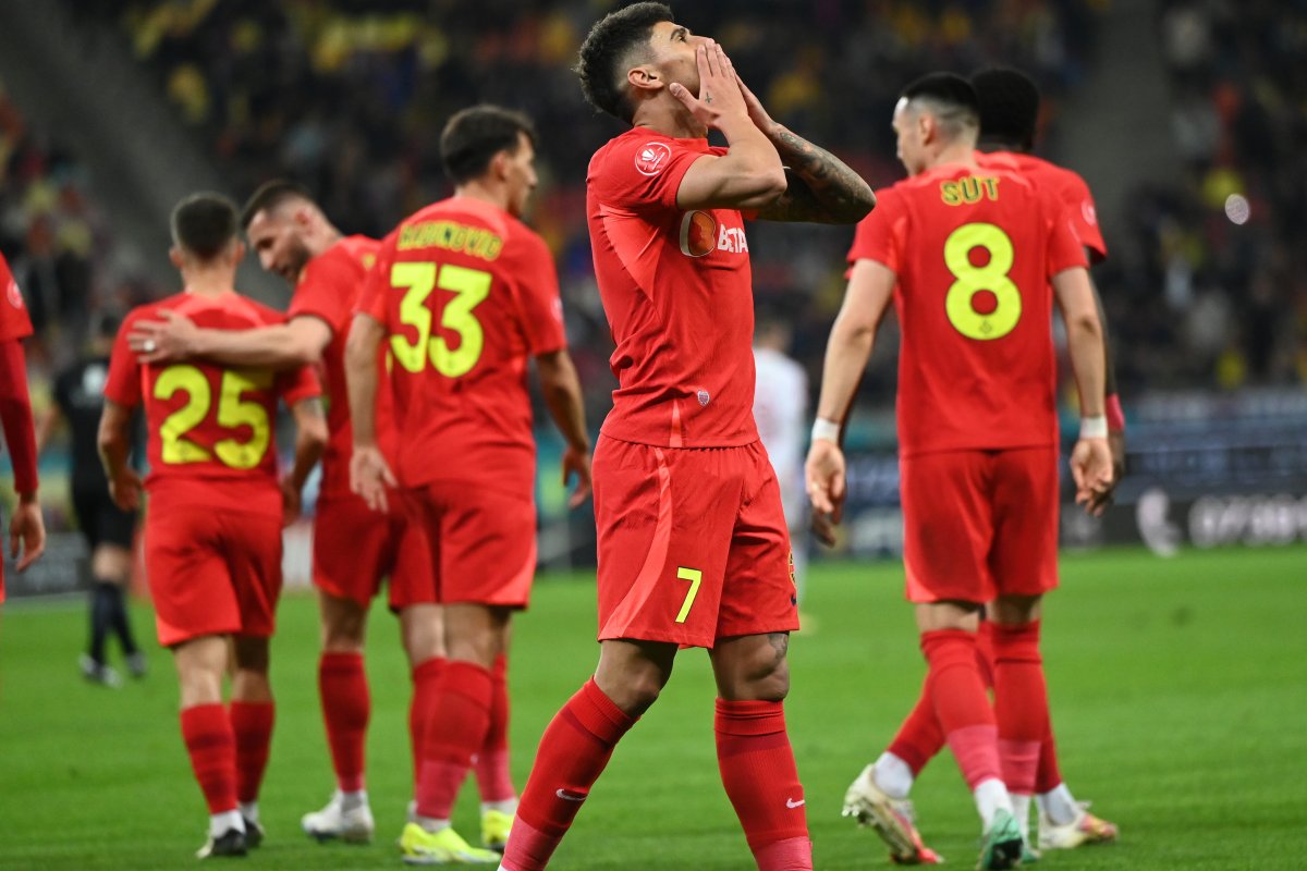 FCSB este pe locul 1 în clasament