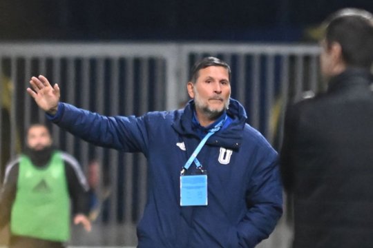 Întrebat de țipetele din vestiarul celor de la FCU Craiova 1948, Nicolo Napoli a răspuns imediat: "Arbitrul!"