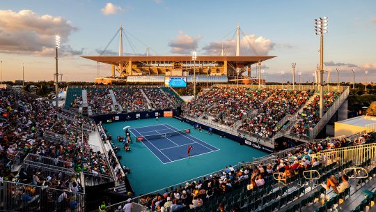 Un jucător de tenis a leșinat pe teren la Miami Open. ”Punem viețile sportivilor în pericol”