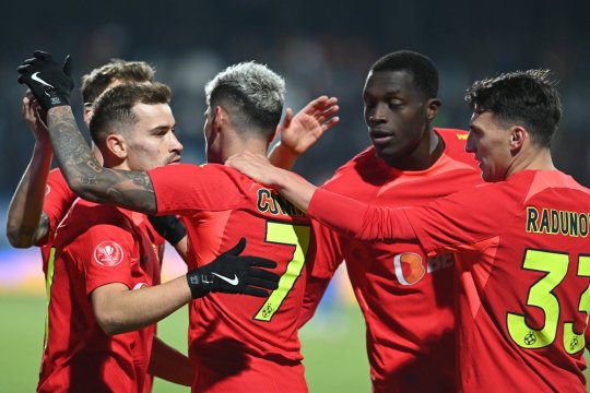 TOP 3 salarii la FCSB. Pe cine plătește Gigi Becali cel mai bine. Darius Olaru este abia al treilea