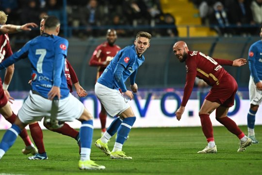 Reușită de senzație pentru Ajeti! Fundașul i-a adus un punct CFR-ului cu Farul cu o execuție care a amintit de ”magia” lui Zidane