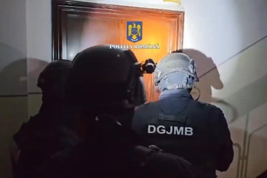 Prima reacție a Poliției Capitalei, după ridicarea suporterilor de la Dinamo și Steaua, din dosarul ”Ultras” + VIDEO cu descinderile