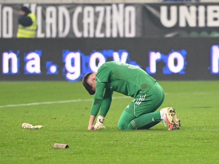 FC U Craiova este singurul club din fotbalul profesionist pentru care Robert Popa a evoluat în carieră