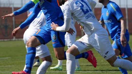 Amicale pentru echipele din primele două ligi: FCSB - Gloria Buzău, CFR Cluj - Unirea Dej și UTA Arad - CSM Reșița. Rezultatele finale, echipele folosite și marcatorii