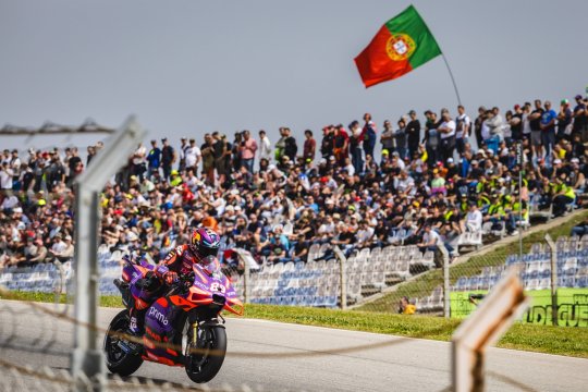 Jorge Martin câștigă la Portimao! Dramă în ultimele tururi ale etapei din Portugalia