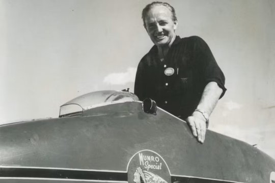 Burt Munro, cel mai rapid Indian. Cristian Munteanu îți spune povestea omului al cărui vis nu a făcut riduri