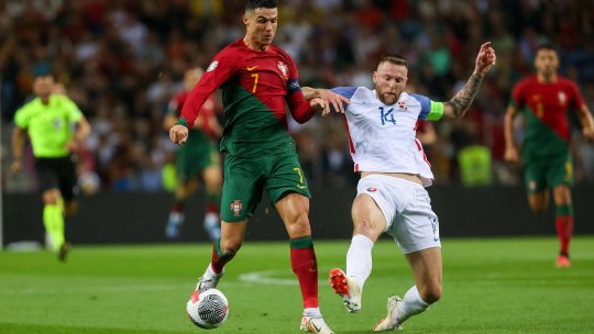 Veste proastă pentru Edi Iordănescu și România. Cel mai valoros jucător al slovacilor și-a revenit