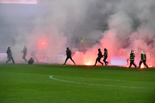 LPF încearcă să facă pace pe stadioane: “Trebuie să detensionăm situaţia!” Propunerea făcută galeriilor de fotbal