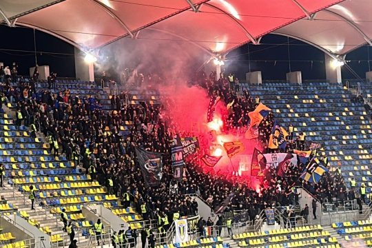 Galeria Petrolului a ironizat-o pe FCSB pe Arena Națională: ”Steaua sunteți voi? Poate pe PlayStation 2!”