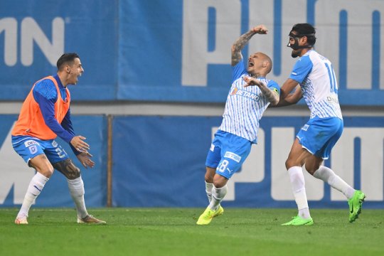 Universitatea Craiova - Rapid 2-1. Revenire incredibilă! Oltenii au întors scorul în inferioritate numerică