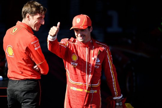 Rivalii de la Red Bull, laude la adresa lui Carlos Sainz: ”Forma lui e fascinantă”. E postul lui Perez în pericol?