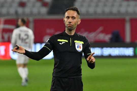 George Găman, în mijlocul unui scandal! Arbitrul, criticat dur de clujeni după partida cu Sepsi, a petrecut alături de fotbaliștii Universității Craiova