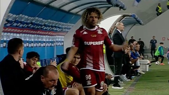 Papeau a izbucnit după ce a fost schimbat de Cristiano Bergodi! Ce a făcut fotbalistul giuleștenilor