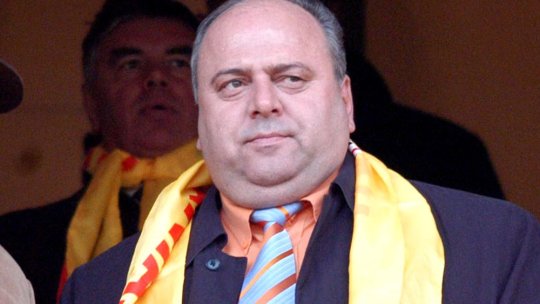 Gheorghe Ștefan, surprins sâmbătă pe stadion. Cum s-a transformat la aproape 71 de ani. Îl mai recunoști?