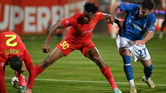 Pierdere importantă pentru FCSB. Ngezana s-a accidentat și a ieșit de pe teren la Ovidiu