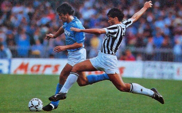 Nicolò Napoli în duel cu Fernando De Napoli într-un derby Juve-Napoli